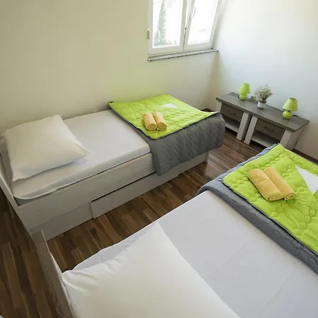 Apartment Duda Starigrad Paklenica Exterior photo